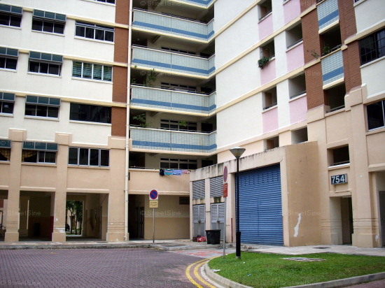 Blk 754 Jurong West Street 74 (Jurong West), HDB Executive #411212